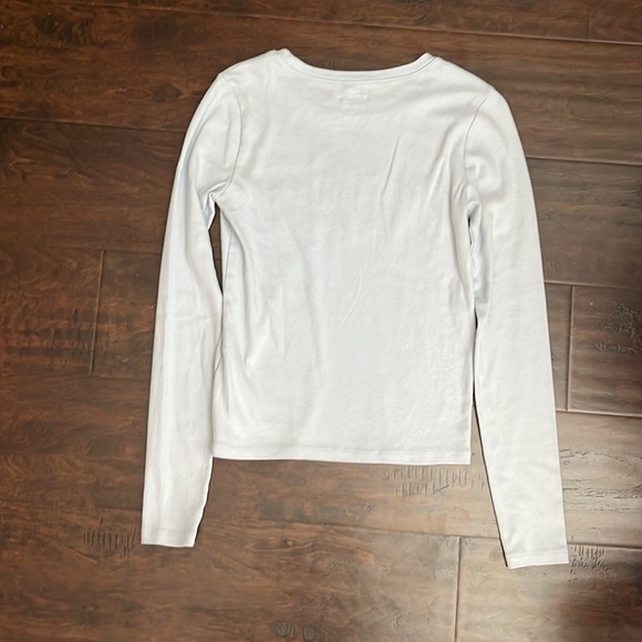 Bundle of two Hollister long sleeve shirts - Picture 7 of 7